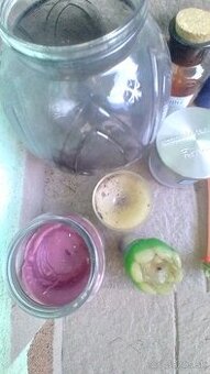 Predám náhrobné kahance,sviečky, svietnik,váhu,nožnice,kôš