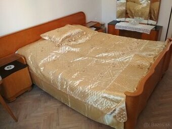 Krásná retro spálňa 50-60. roky (ČSSR) s opaxitom