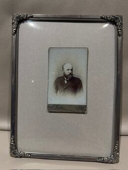 Starý obrázok v ráme