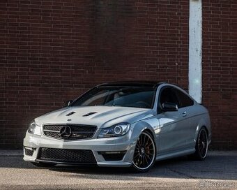 K Ú P I M Mercedes C63 AMG 507 edition