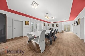 PLUS REALITY | Priestranný viacgeneračný dom na predaj - 1