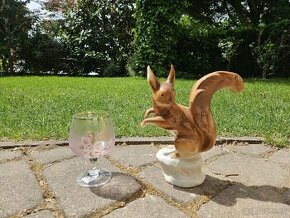 Porcelánová veverička a narodeninový pohár - 1