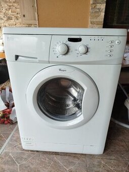 Práčka Whirlpool