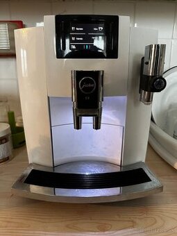 Kávovovar Jura E8 Piano White