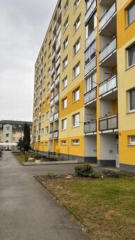 NA PREDAJ: 3i BYT PO REKONŠTRUKCII S BALKÓNOM, BREZNO MPČĽ