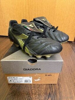Kopačky Diadora