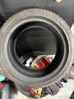 275/40 R18