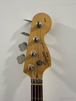 Basgitara a amplifier