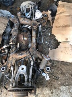 Predam časti zadnej napravy z BMW X5 E70 35 sd 210kw