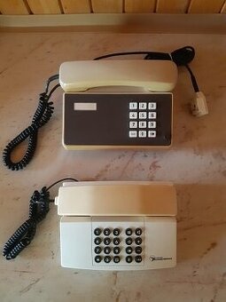 Telefóny.