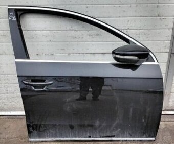Volkswagen Passat B7 1.6 TDI 2011 predám DVERE, MOTOR CAY, S