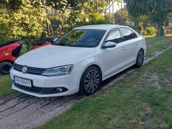 Volkswagen Jetta 1.6 TDI CR DSG