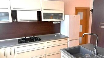 Pekný 3-izb. byt s logiou, Fejova ulica, pri  OC AUPARK
