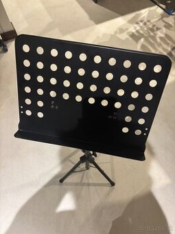 Nový stojan na noty