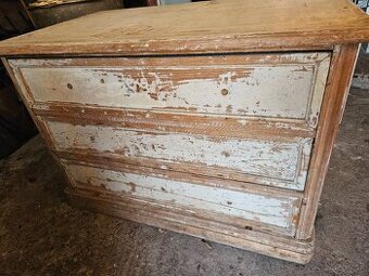 Drevena komoda z masivu