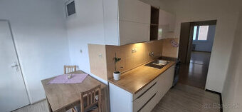 2 izbovy byt v Trstenej