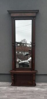 Zrkadlo stojanové vo Wilhelminiánskom štýle.