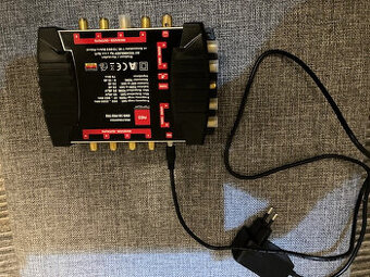 TV zosilňovač a rozbočovač