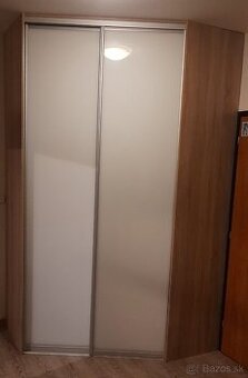 Roldor - skriňa rohová