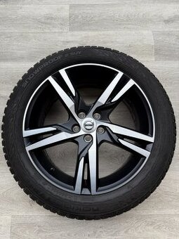 R19 ORIG.KOLA VOLVO XC40 V90CC 235/50/19 DOT25 REF