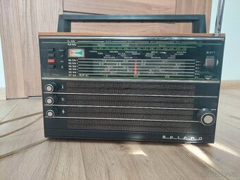 Retro rádio Selena B211