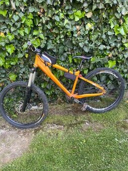 Zjazdovy bike