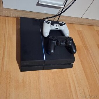 Predám hernú konzolu ps4
