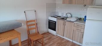 Prenájom - Kompl.prerob.zariadená garzónka na R2 Levice