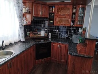 Kuchynská linka so spotrebičmi