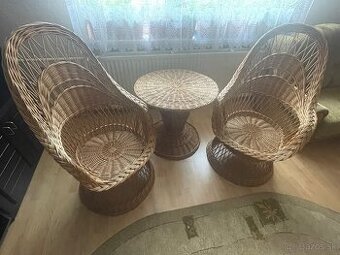 Ratanový stôl a kreslá