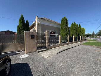 Jedinečný dom na extra veľkom pozemku Kolárovo - 1