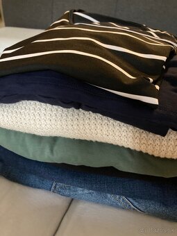 32 ks Tehotenské oblečenie