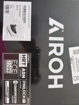 Dámska prilba/helma na motorku AIROH