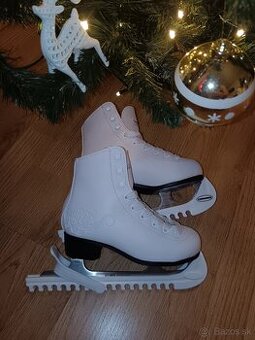 Dievčenské korčule na ľad-ako nové