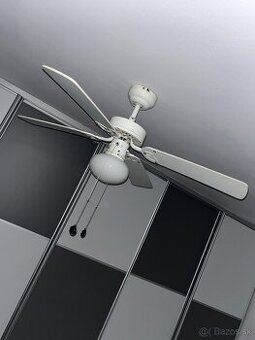 Stropný ventilátor so svietidlom