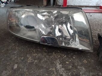 Hella škoda Superb predné xenony svetla