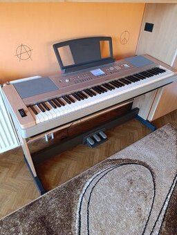 Yamaha DGX-640