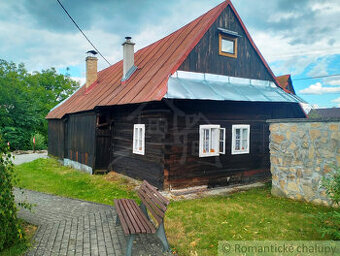 Drevenička v centre krásnej obce Papradno na predaj