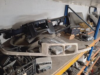 Bmw na e36 coupe laminatovu masku