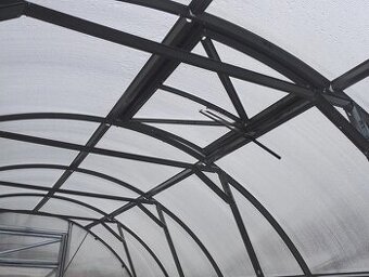 Automaticke vetracie okno sklenika