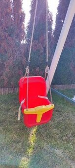 Detská hojdačka s bezpečnostným pásom