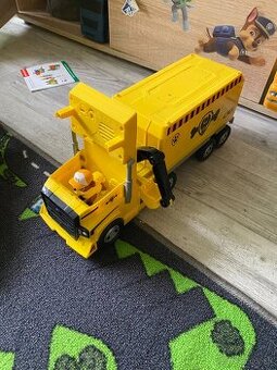 žlté auoto  Lapkova Patrola