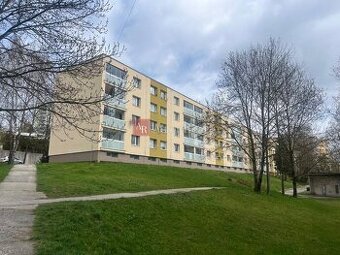 NA PREDAJ: 1 izb. byt 31,50 m2, 2 posch. Ďumbierska, BB