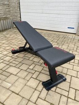 Vystužená polohovacia posilňovacia lavica Bench 900