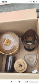 Motor ETA 0010 aj s nejakým prislušenstvom
