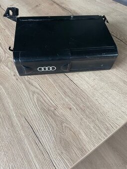 Audi C4 100/A6