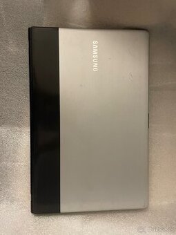 Samsung NP300E7A-soarustr-čierny