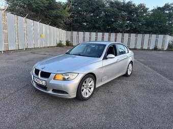 BMW E90 318i