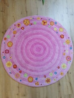 Rucne sity koberec Haba