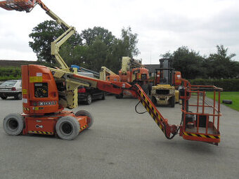 Kĺbová pracovná plošina JLG E300AJ